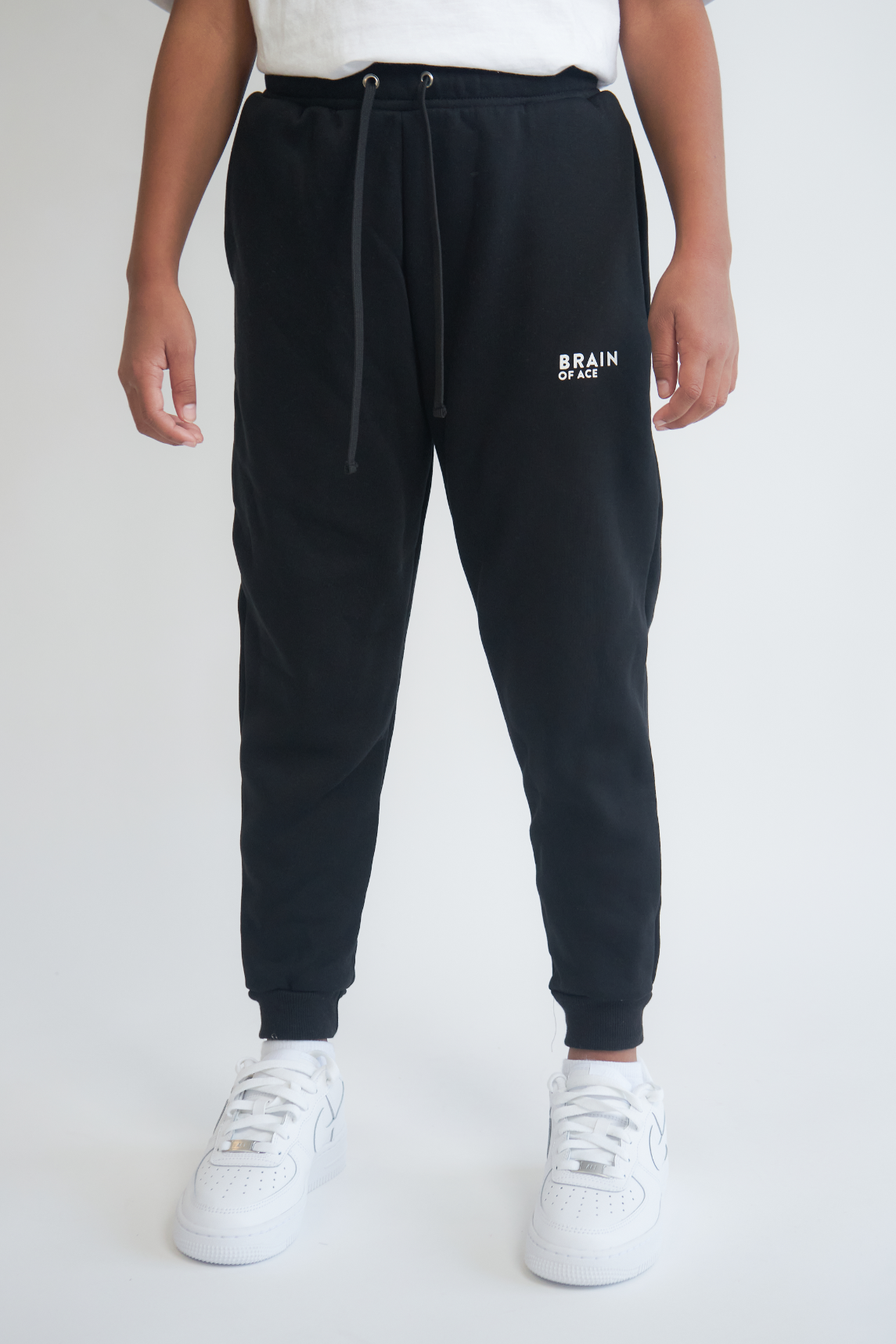 SWEATPANTS YOUNG MINDS | BLACK